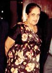 Sirimavo_Ratwatte_Dias_Bandaranayaka_(1916-2000)_(Hon.Sirimavo_Bandaranaike_with_Hon.Lalith_Athulathmudali_Crop)